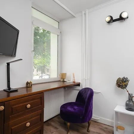 - Great Location - Cozy One Bedroom In - Solidarnosci 64 アパート ワルシャワ