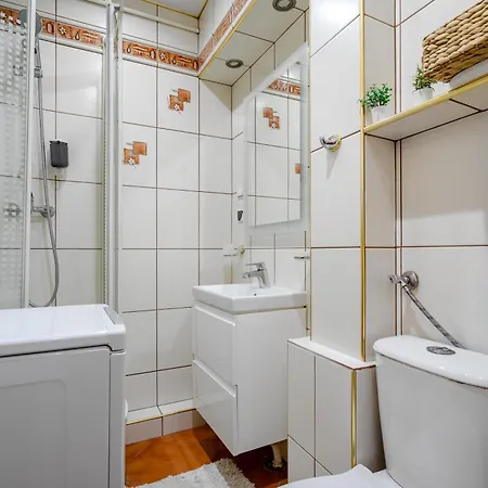 - Great Location - Cozy One Bedroom In - Solidarnosci 64 *