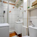 Urban Chic - Center - - Solidarnosci 64 *